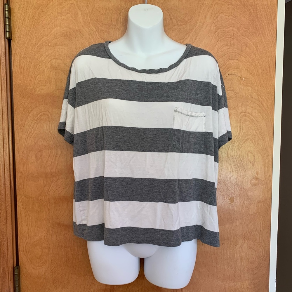 🌻 American Eagle Soft and Sexy T